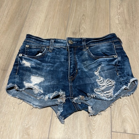 Size 4 American eagle shorts - Picture 1 of 3